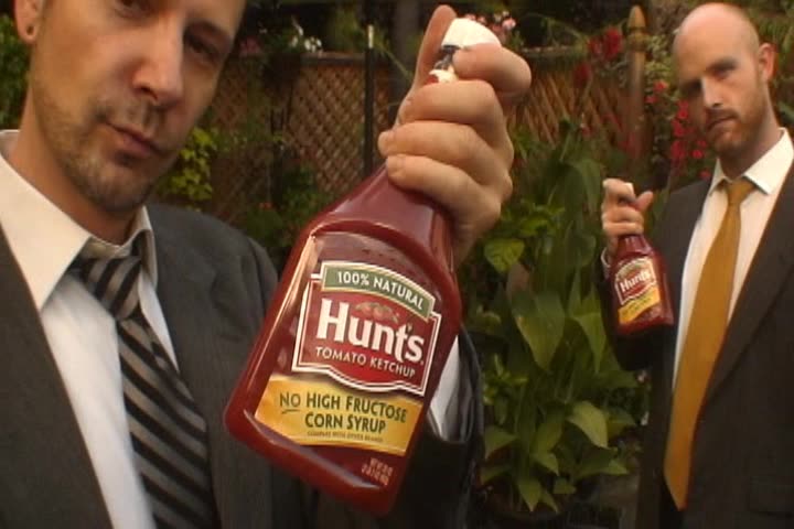 ketchup-war_main.jpg